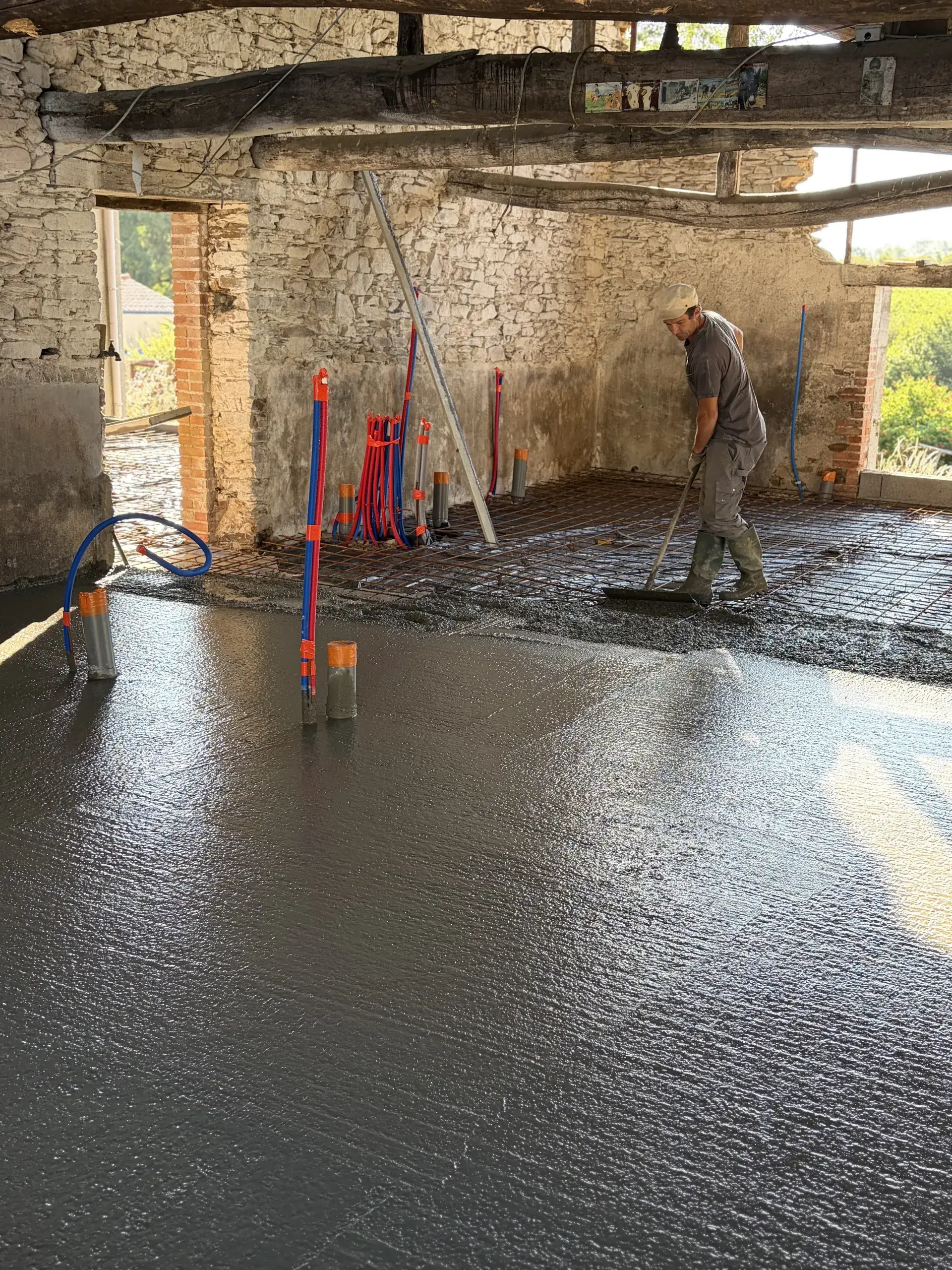 Dalle béton tirée à la règle